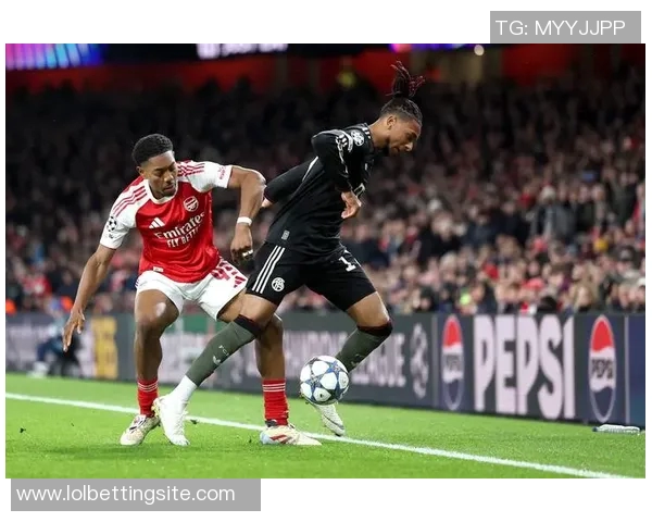 中超联赛精彩对决拜仁狂胜阿森纳上演帽子戏法引发全场沸腾