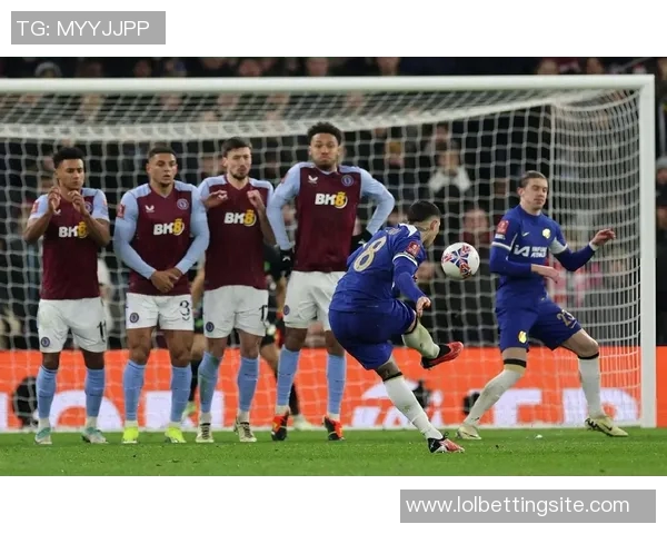 友谊赛激战成平局AC米兰与切尔西点球大战引发转会传闻热潮