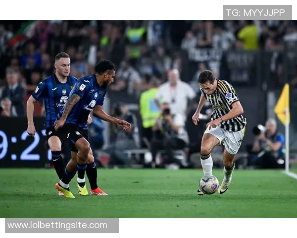 欧联杯激战马竞与国米战成平局争议判罚引发全场热议