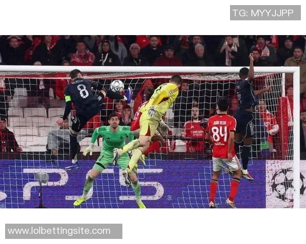 英超激战:皇马小胜本菲卡战术解析揭示惨败背后真相 英超激战:皇马小胜本菲卡战术解析揭示惨败背后真相