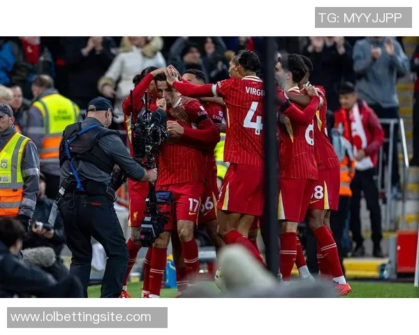 英超焦点战阿森纳与利物浦握手言和红牌争议引发全场热议