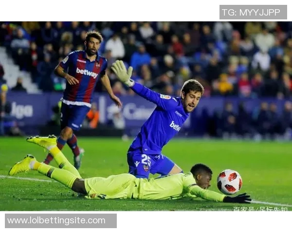 国王杯激战曼联小胜拜仁乌龙球成比赛转折点引发热议