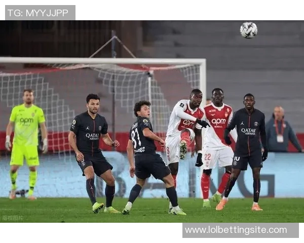 欧联杯巴黎圣日耳曼大胜多特蒙德点球大战引发争议与激情