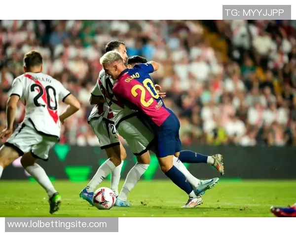 国王杯激战皇马与AC米兰握手言和争议判罚引发全场热议